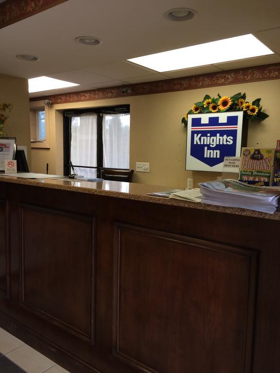 Knights Inn Нюпорт Екстериор снимка